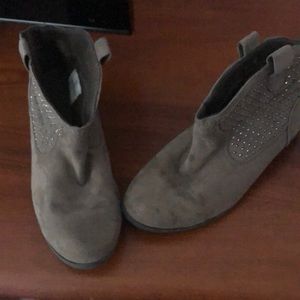 Justice size 4 booties
